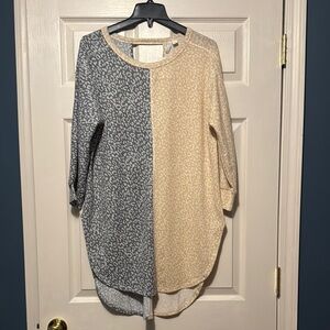 Women's Gray and Cream Leopard Print Top
